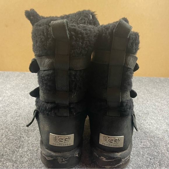 UGG Women’s Becket Chestnut Boots Black Suede and shearling lined Buckles size 7 - Picture 15 of 15